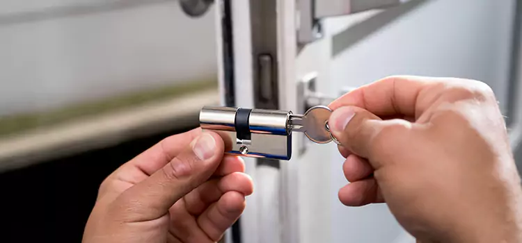 Emergency Locksmith for House St. George